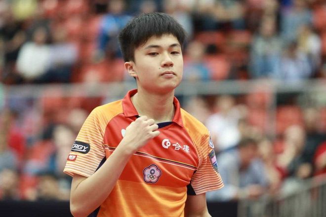 中国队轻取奥地利队，奥恰洛夫点燃赛场